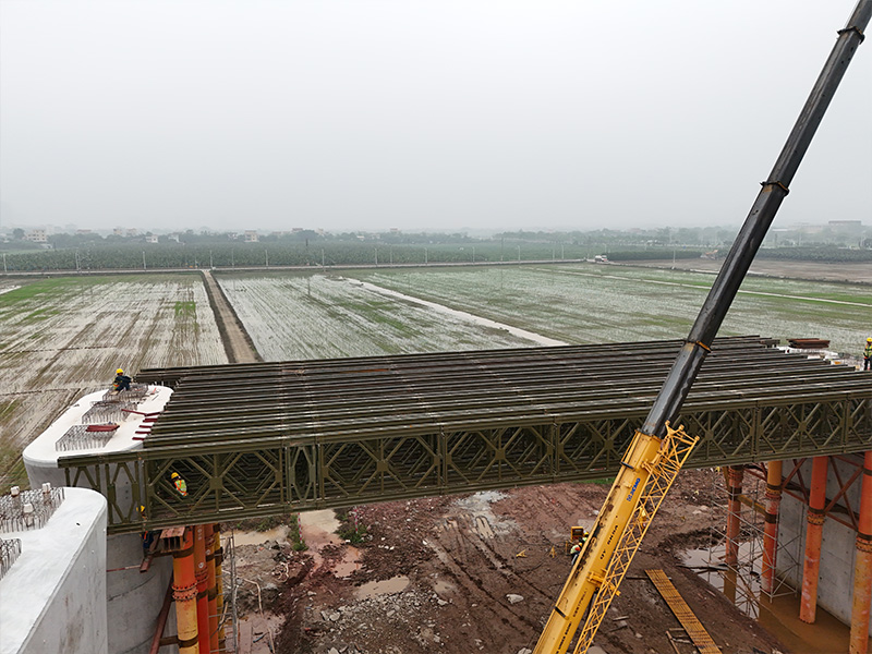 الجسر الكبير جدًا لمحطة Hezhou على خط السكة الحديد Zhuhai–Zhaoqing عالي السرعة